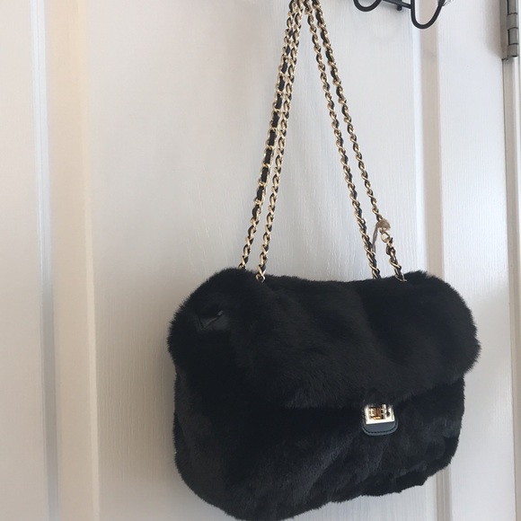 Expression New York Black Vegan Fur Flap Bag - Picture 4 of 16